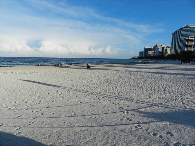 Building Photo - 10230 Collins Ave