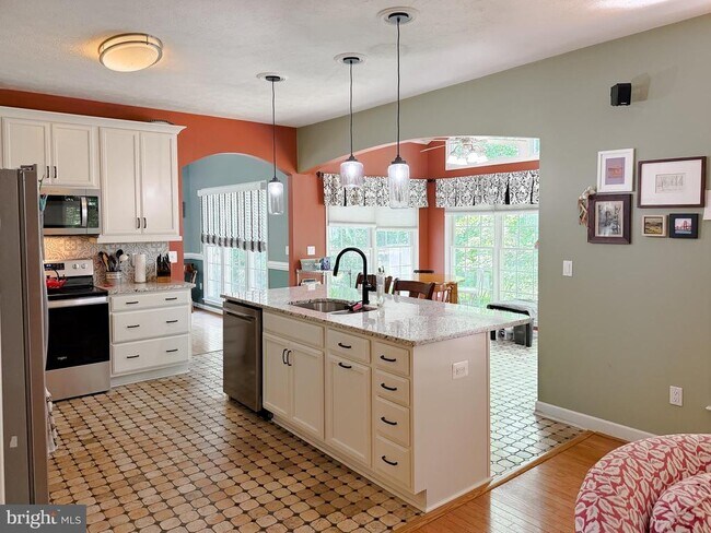 Building Photo - 23118 Silverberry Way
