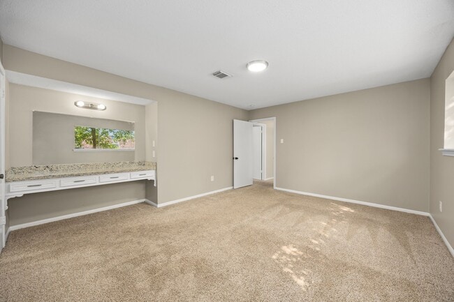 Building Photo - 5923 Pebble Springs Dr