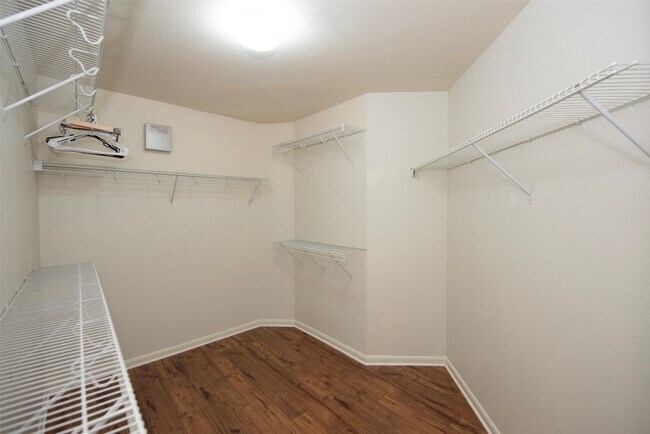 Building Photo - 2753 Foster Hill Dr