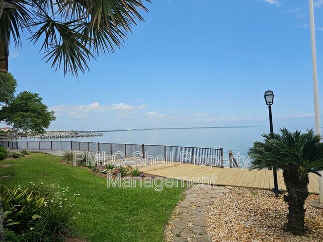 Building Photo - 90 Baybridge Dr