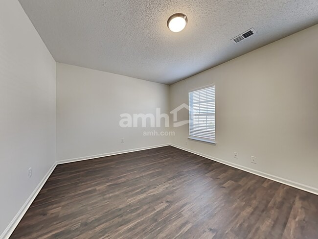 Building Photo - 1099 Moss Grove Dr