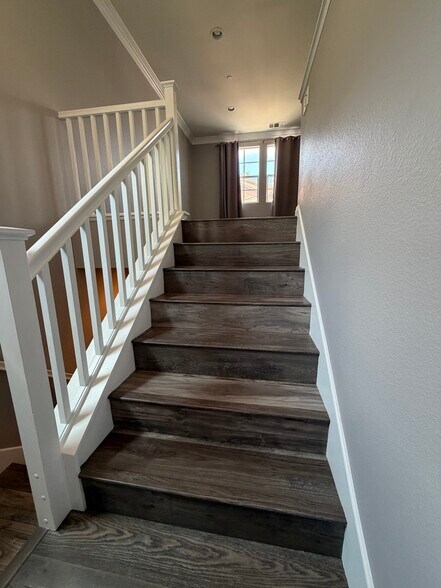 Building Photo - 16718 Nicklaus Dr