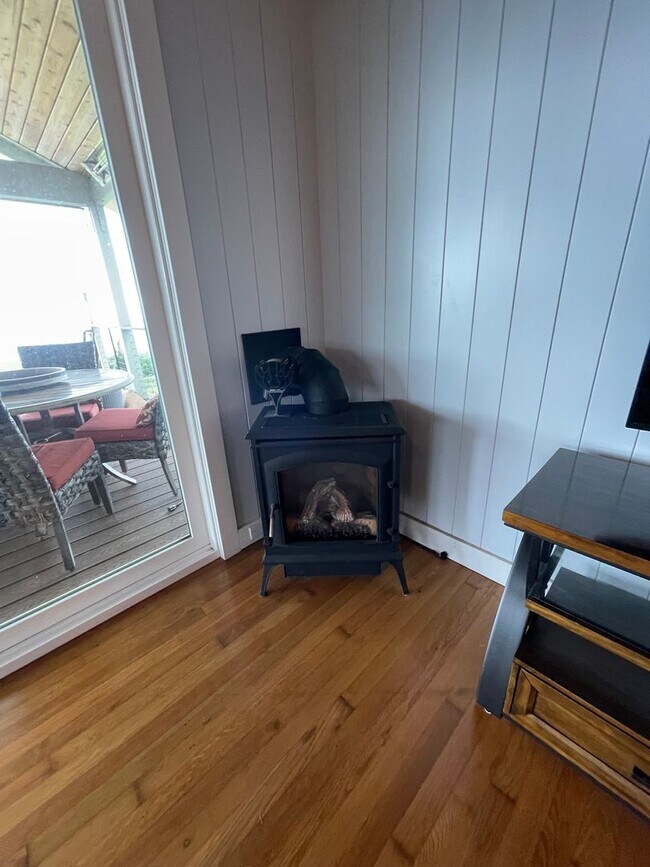 Building Photo - Kula Renovated Three Bedroom/Two Bathroom