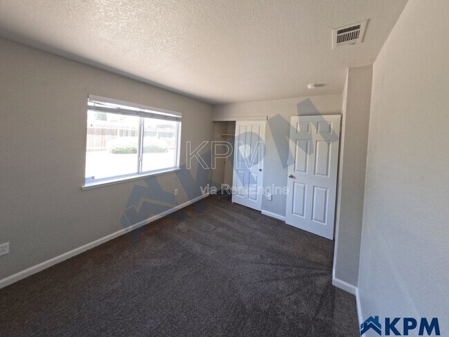 Building Photo - 663 Stoneridge Ct