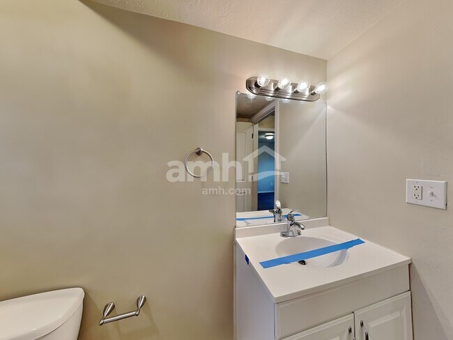 Building Photo - 617 S 375 W