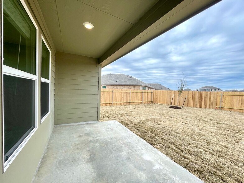 Building Photo - 431 Sebring Cir