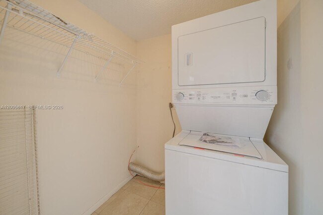 Building Photo - 9715 Hammocks Blvd