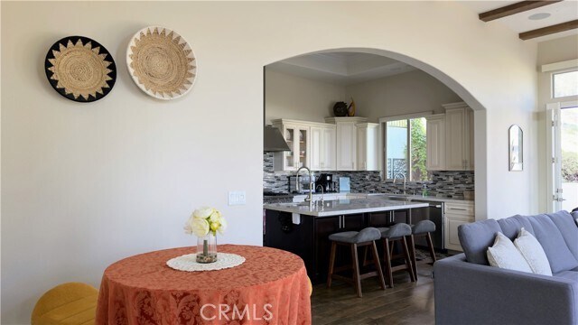 Building Photo - 75 Marbella