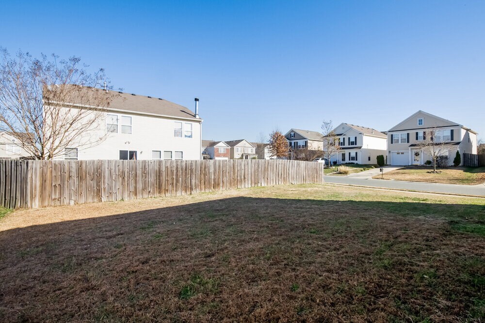 Building Photo - 841 Chastain Ave