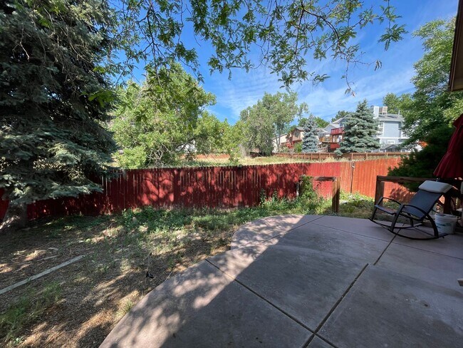 Building Photo - Charming 3 Bed 3 Bath Home - Available Aug...