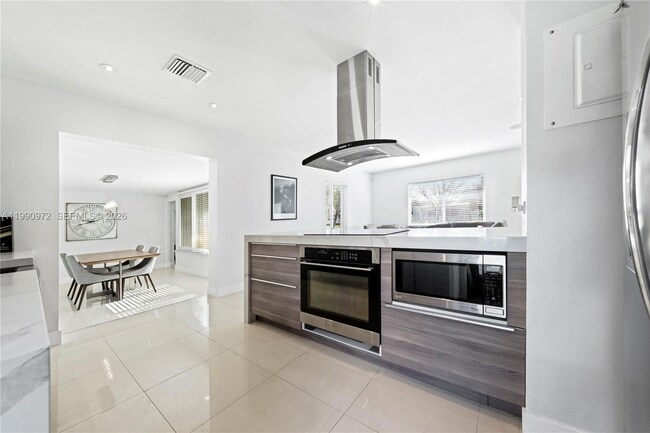 Building Photo - 217 E Acre Dr