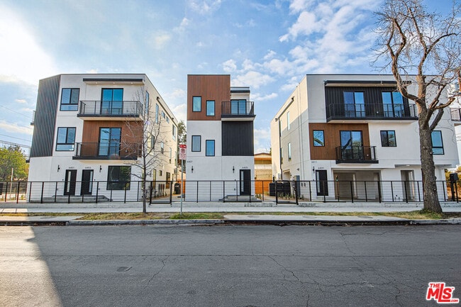 Building Photo - 6405 Odessa Ave