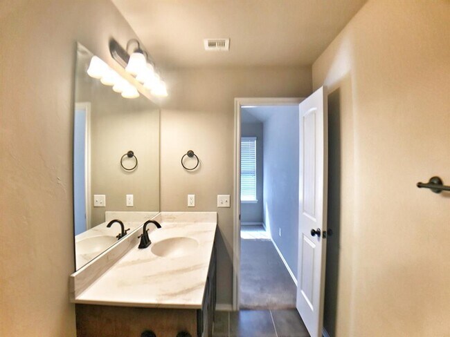 Building Photo - 19717 Serenade Way