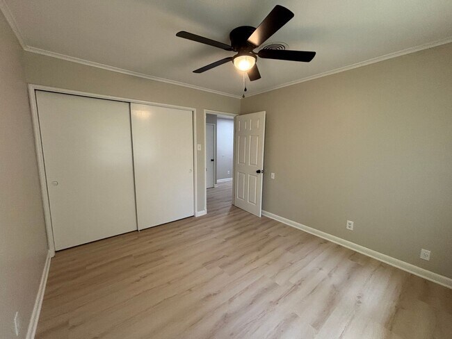 Building Photo - 2608 E Cavett Dr