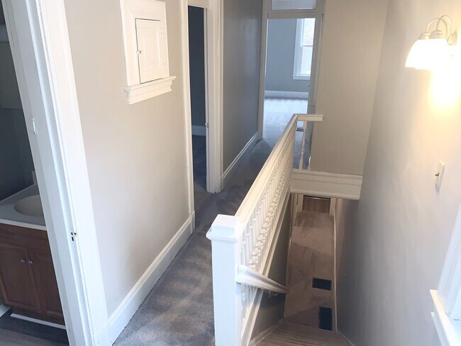 Building Photo - 3 Bed 1 Bath Home in the Marshall-Shadelan...