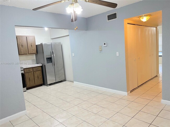 Building Photo - 6518 SW 41st St