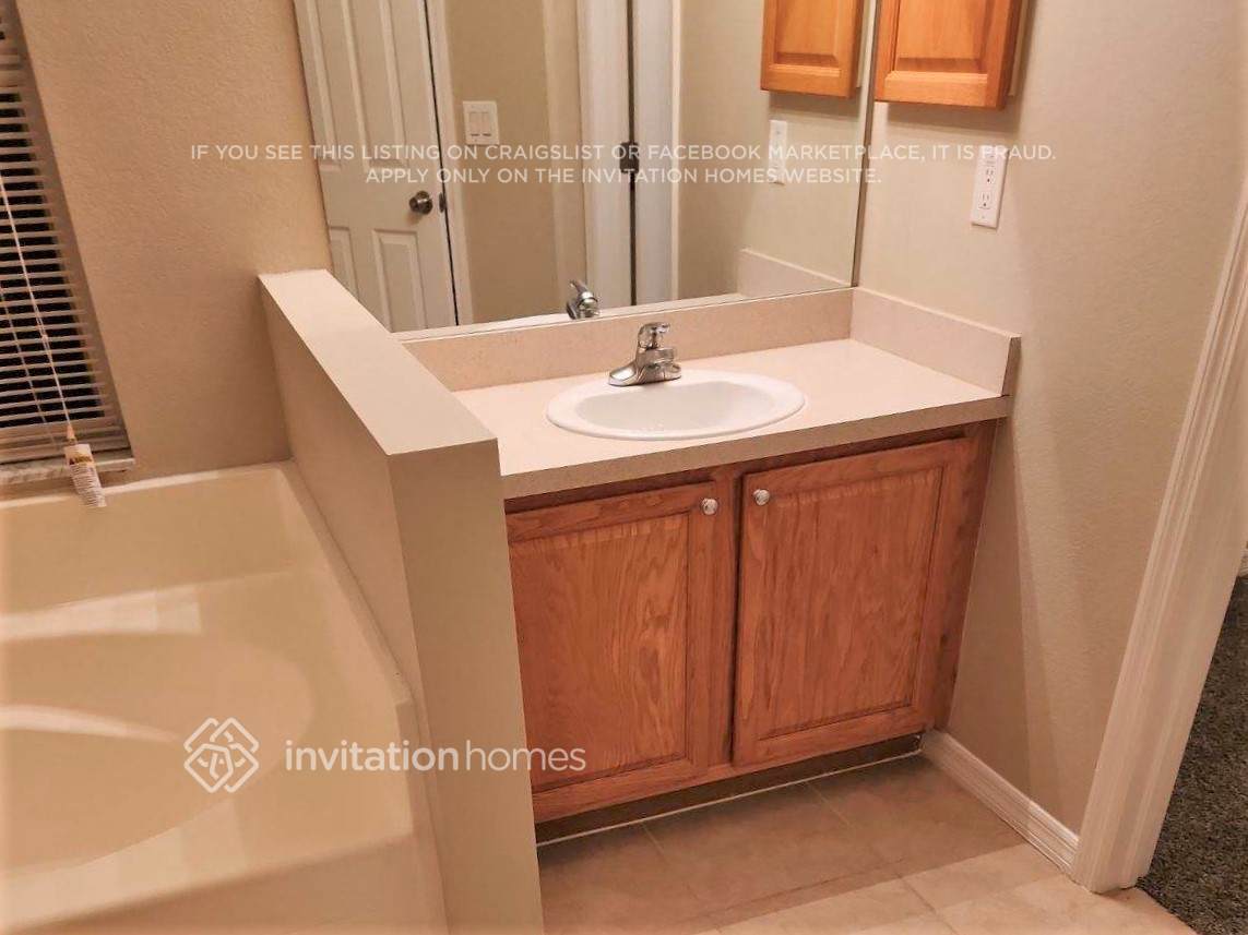 Building Photo - 2511 Mauritania Rd