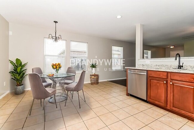 Building Photo - 411 Silver Leaf Dr