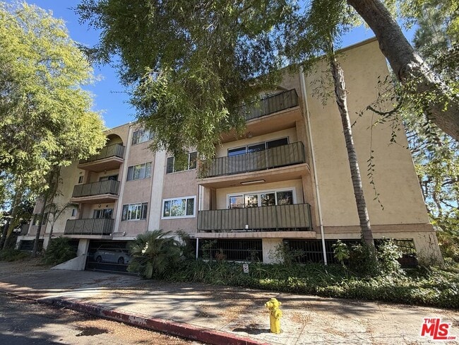 Building Photo - 14850 Hesby St