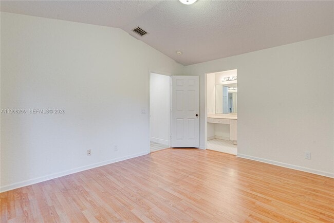 Building Photo - 1121 Golden Cane Dr