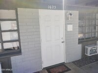 Building Photo - 1625 E Pinchot Ave