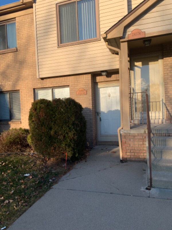 Primary Photo - 24166 Ashford Ln