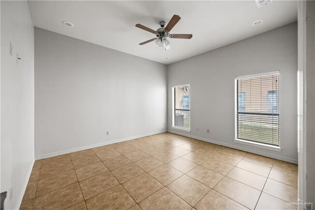 Building Photo - 2715 Mimosa St