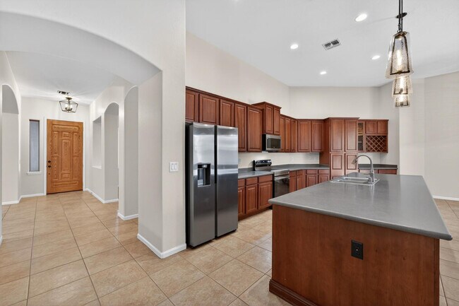 Building Photo - 4385 S Crosscreek Dr
