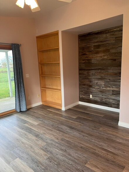 Primary Bedroom Suite - 430 Douglas St SE
