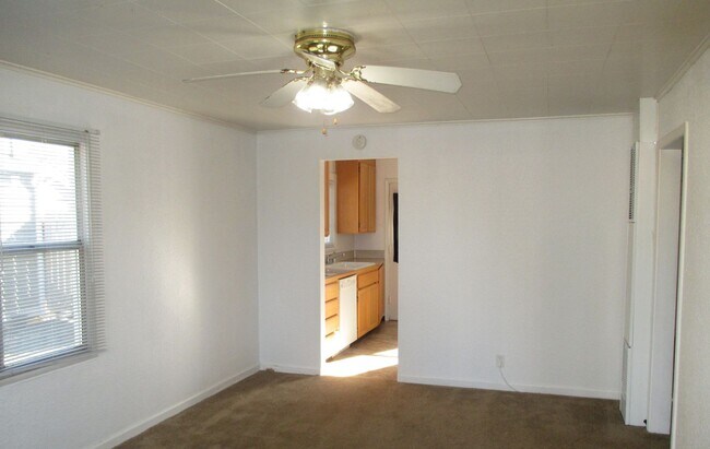 Building Photo - **PENDING APP**$200 Move In Special**Cute 2 Bed 1 Bath Cottage like Home in Buckley