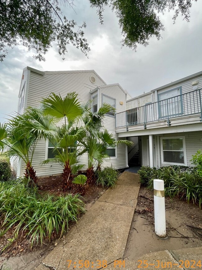 Building Photo - Dockside 2 bed/ 2 bath with Scenic Balcony