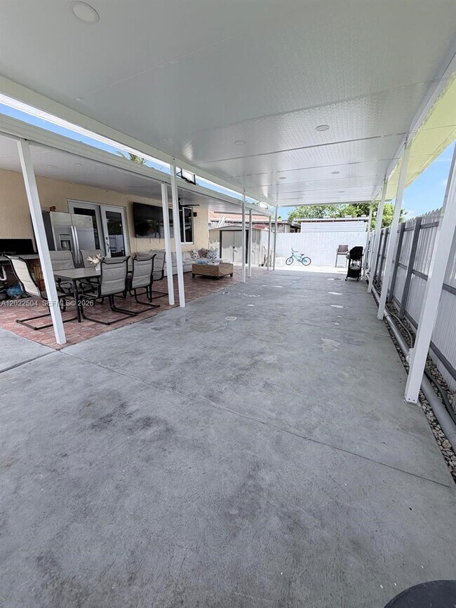 Building Photo - 1670 NW 73rd St