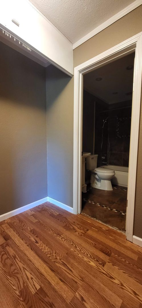 Building Photo - Vallejo Studio available for rent in excellent location over looking Dan Foley Park