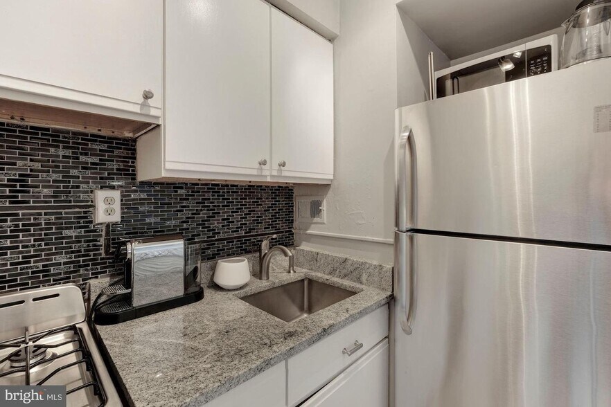 Building Photo - 1727 Massachusetts Ave NW