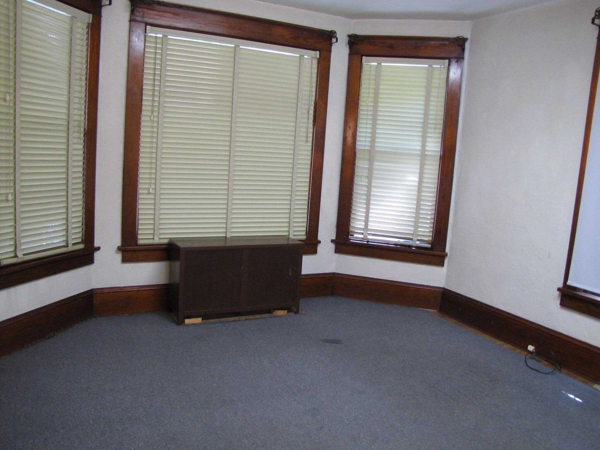322 rm 1 - 322 S Burrowes St
