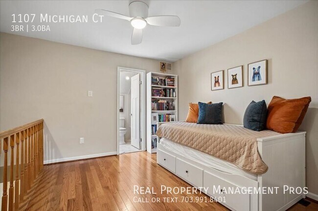 Building Photo - 1107 Michigan Ct