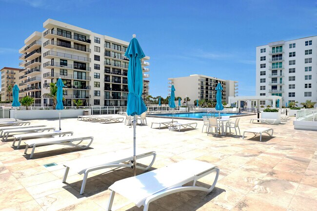 Building Photo - 3450 S Ocean Blvd