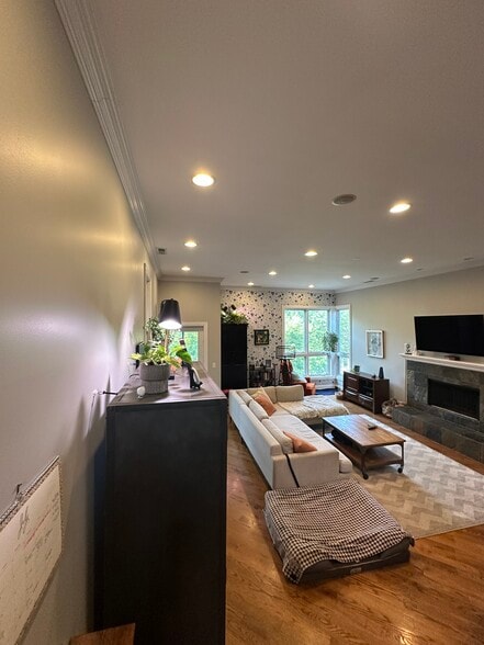 Living Room with front balcony - 2651 W Haddon Ave