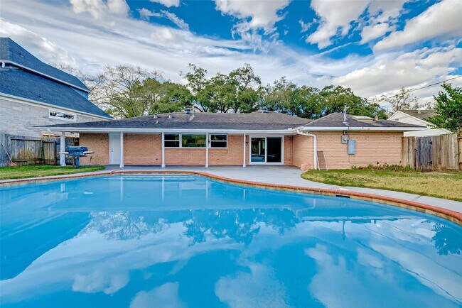 Building Photo - 5007 Cheena Dr
