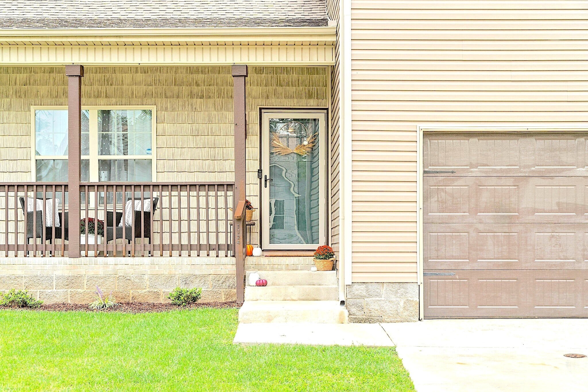 Building Photo - 1124 Eagle's View Dr