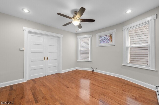 Building Photo - 185 N 18th St