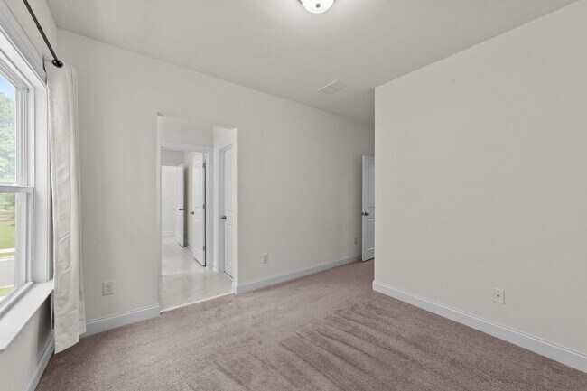 Building Photo - 824 Summit Crest Ct