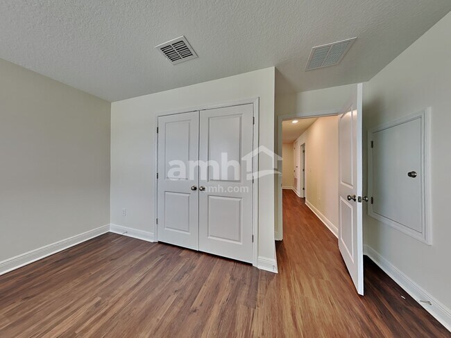Building Photo - 14511 Cedar Mill Dr