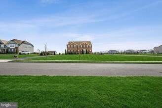 Building Photo - 40 Gina Dr