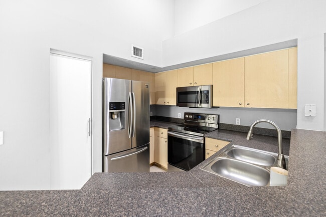 Building Photo - 4041 San Marino Blvd