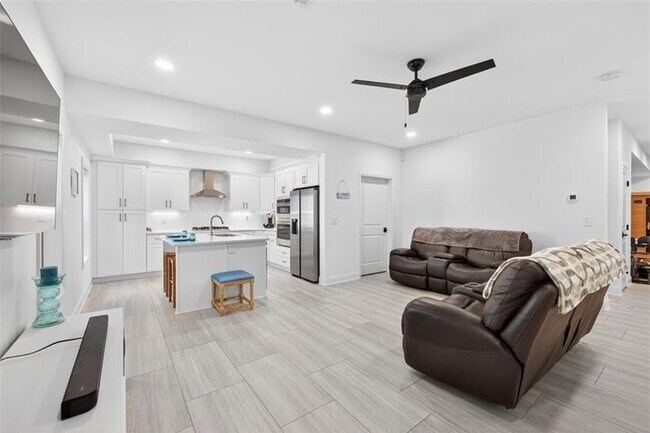 Building Photo - 345 Wiman Park Ln