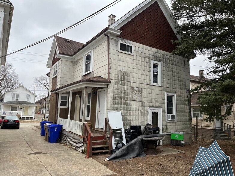 Building Photo - 1112 61st St