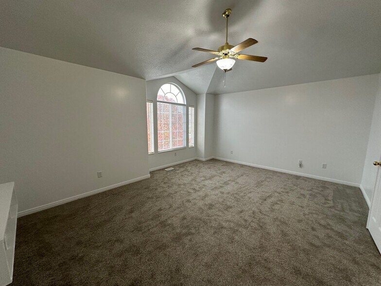 Building Photo - 2824 W Ivory Way