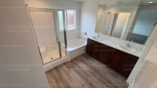 Building Photo - 5 bedroom, 2 bathroom, 3 car garage located near Taft Hwy/ Chevalier Rd